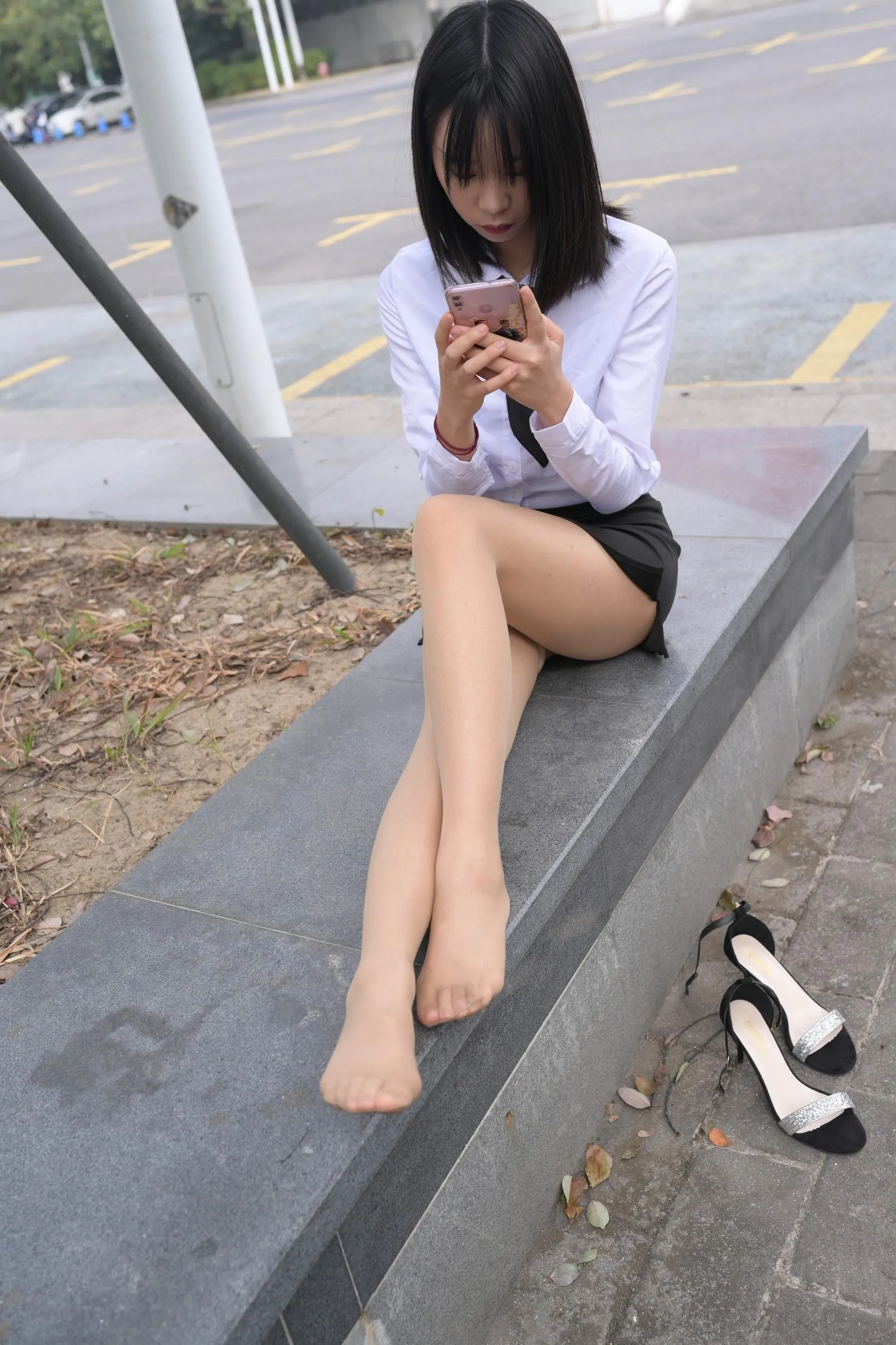 [魔镜街拍] NO.084 程生街拍-商城推销美女长腿肉丝制服 [456P]插图